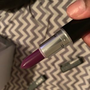 MAC Heroine Lipstick